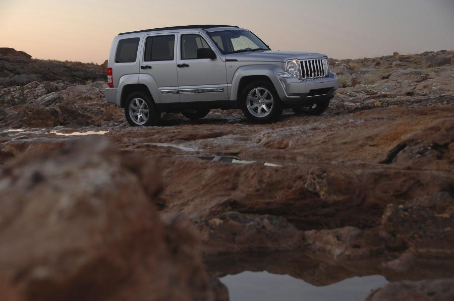  Jeep Cherokee 2008 года  (фото 97 из 161)